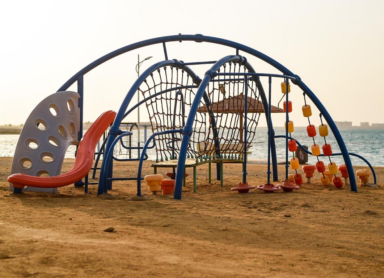 Hotel & Resort Golden Marina Yanbu Exteriör bild