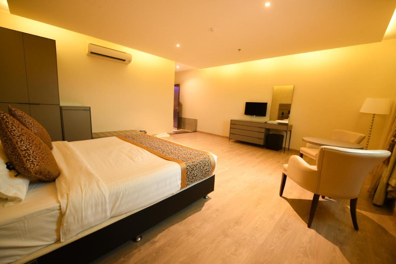 Hotel & Resort Golden Marina Yanbu Exteriör bild